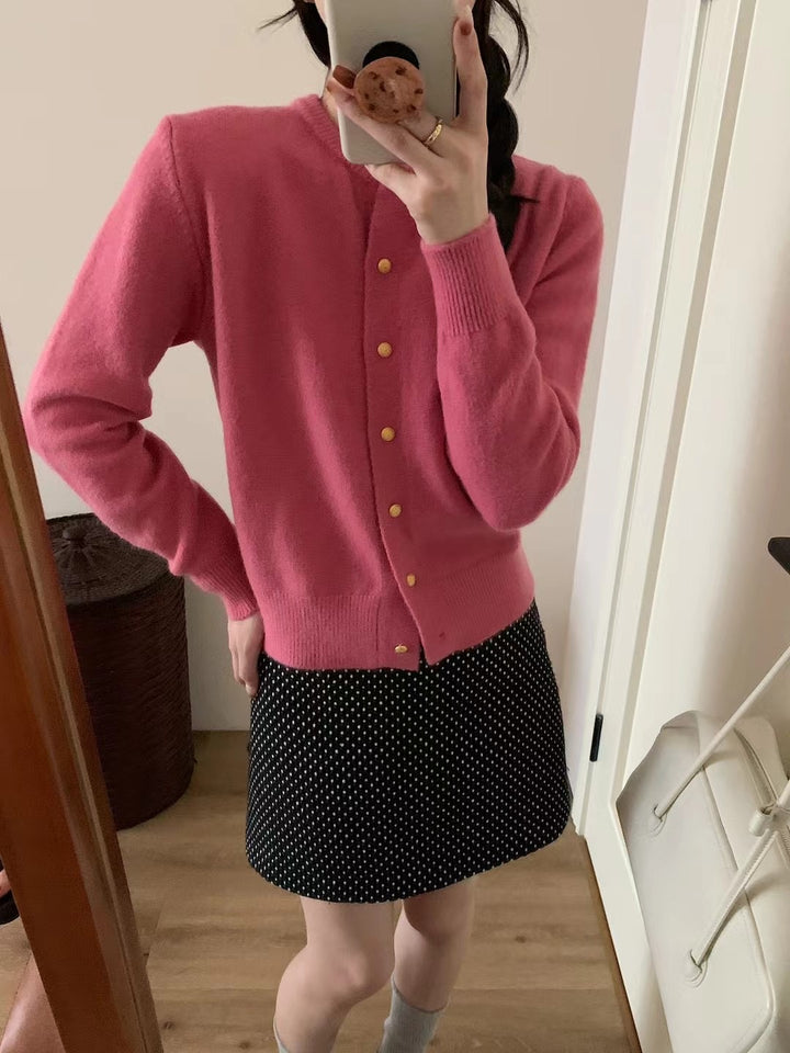Kvinne cardigan med elegante knappdetaljer og mykt materiale Skjora