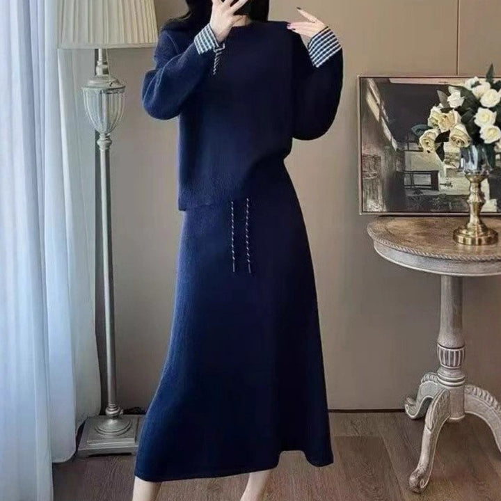 Dames Elegant Strikkekjole med Avtagbar Bluskrage og Snor