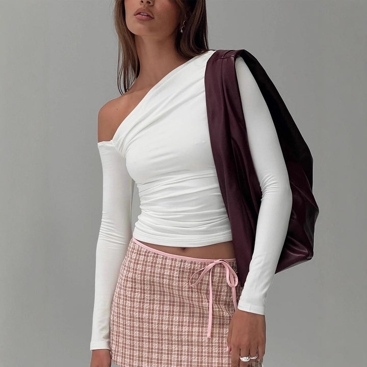 Dame Off-Shoulder Rynkeskjorte med lange ermer og elegant design Skjora