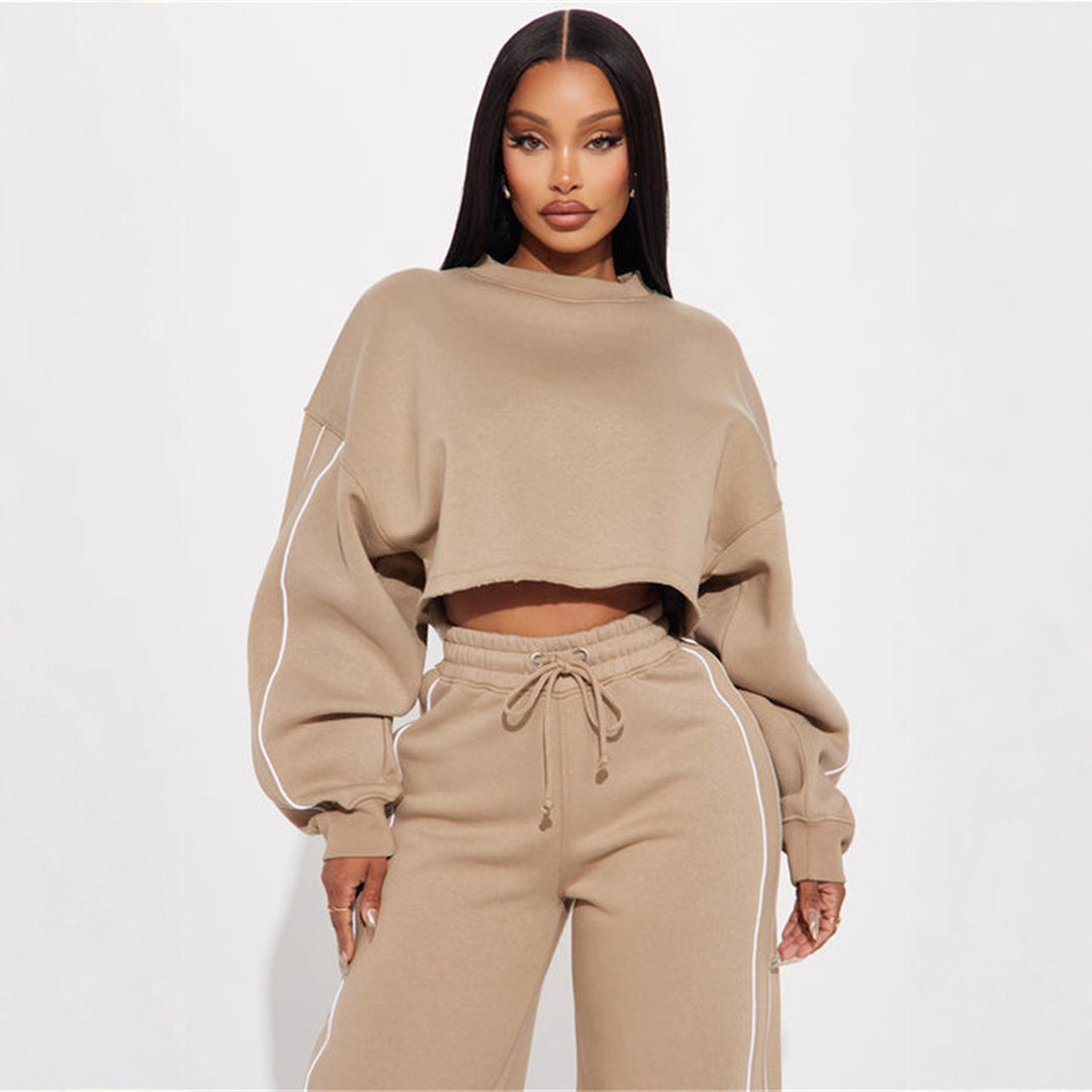 Kvinnesporty cropped sweatshirt og joggedress-sett med praktiske lommer og løs passform Skjora