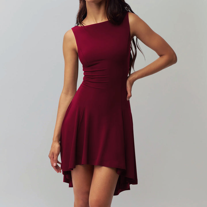 Dame Elegant asymmetrisk jumpsuit med figurnær ved design Skjora