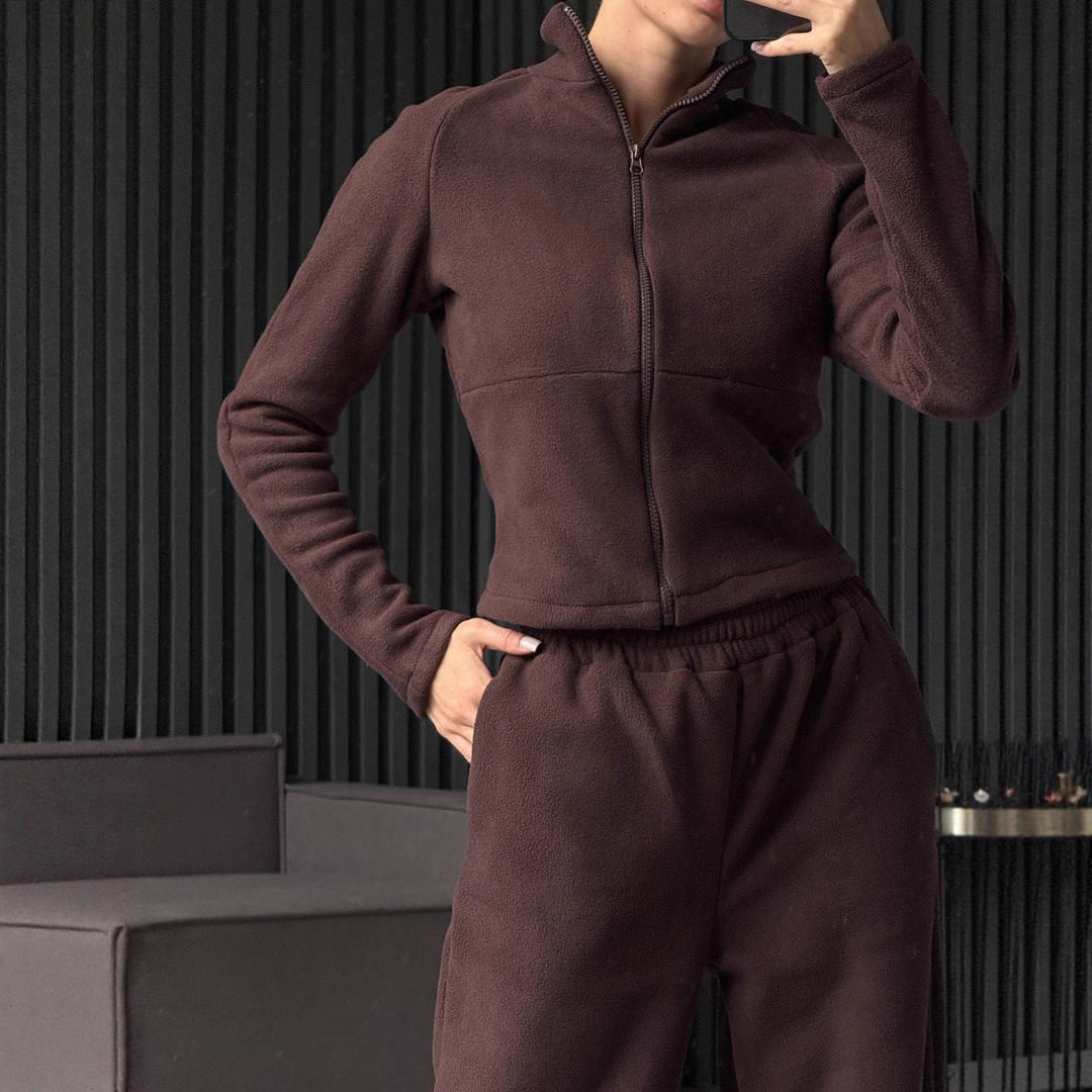 Kvinnes fleece treningsdress med høy krage og praktiske lommer Skjora