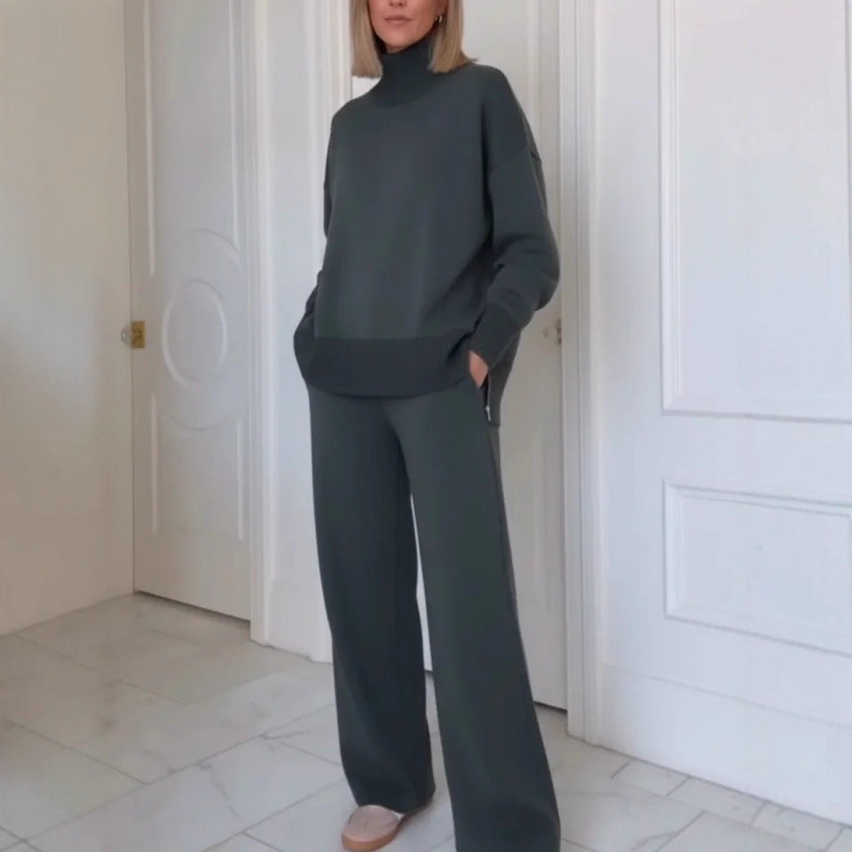 Kvinnelig komfortabel strikket loungewear-sett med høye halsgenser og vide bukser Skjora