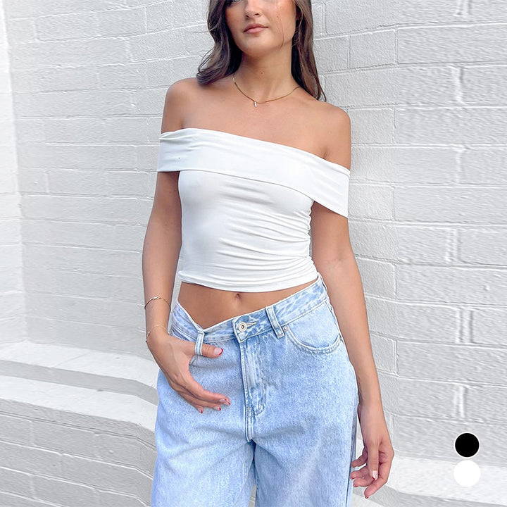Dame Off-Shoulder Crop-Top laget av elastisk materiale med figurskapende design Skjora