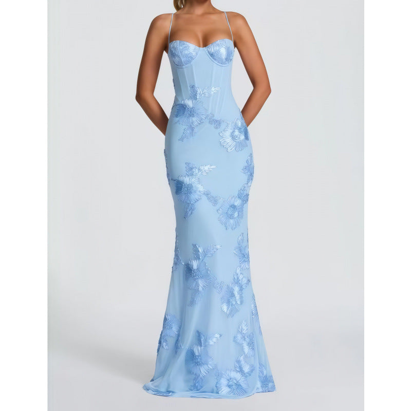 Dame Elegant aftenkjole med blomster blomsterdesign og tætsittende snitt Skjora