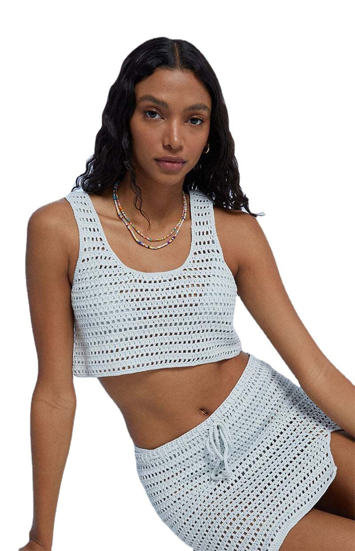 Damer heklet strandsett med crop-top og miniskjørt Skjora