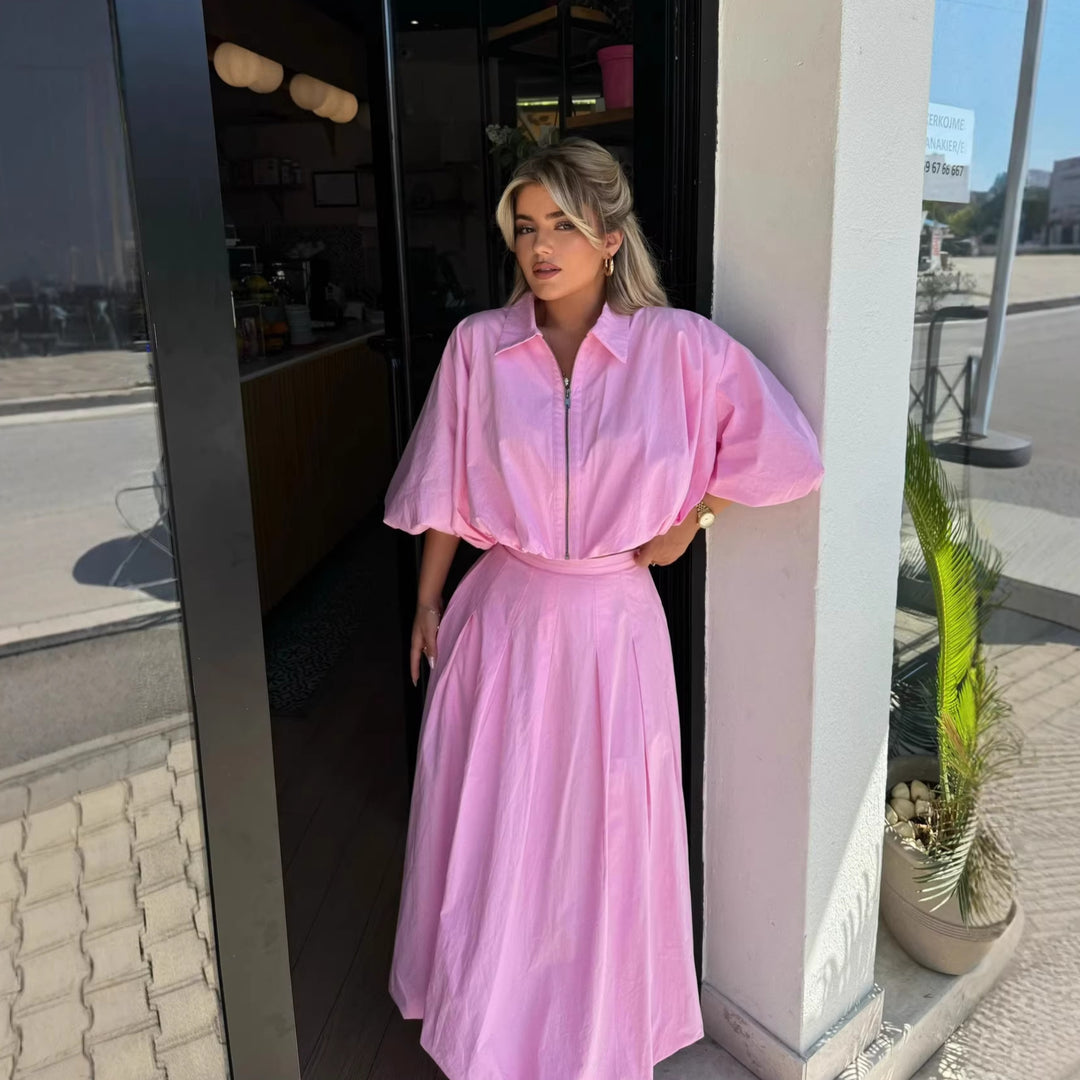 Kvinnes Elegant Maxi Kjole med Høy Utfellbar Hals og Bred Hem