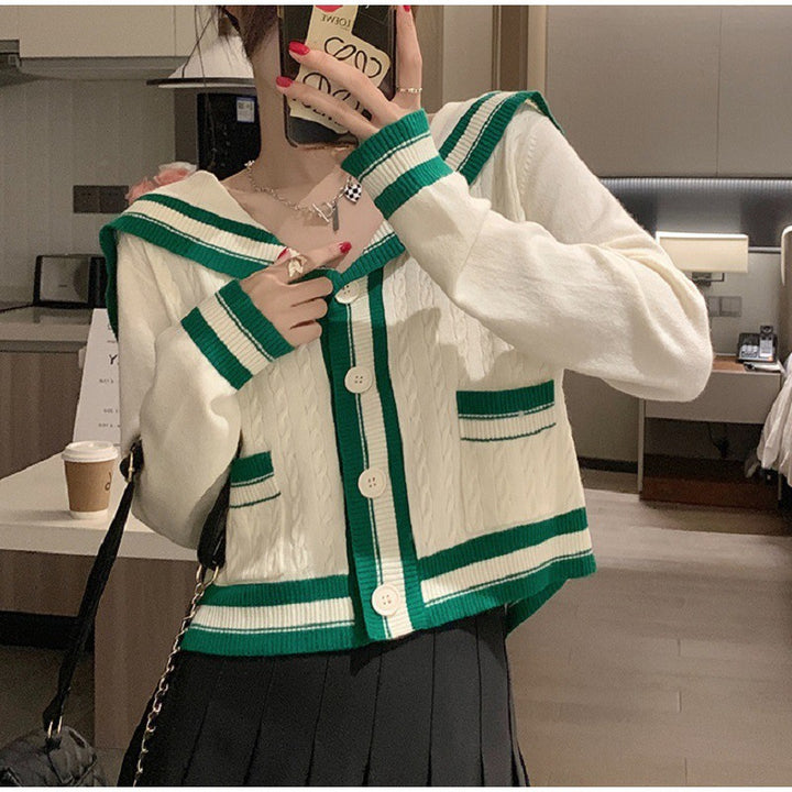 Dame casual cardigan med maritim hettekollertype og knappdetaljer Skjora