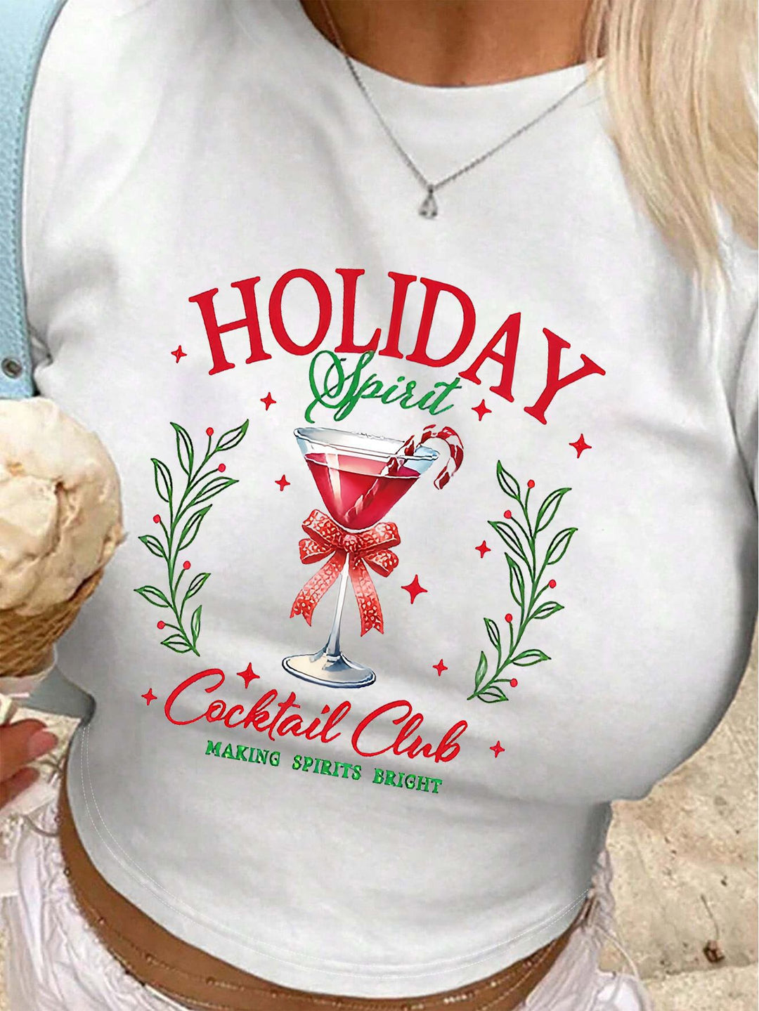 Dame Crop-Top med kreativ cocktailmotiv og festlig trykk Skjora