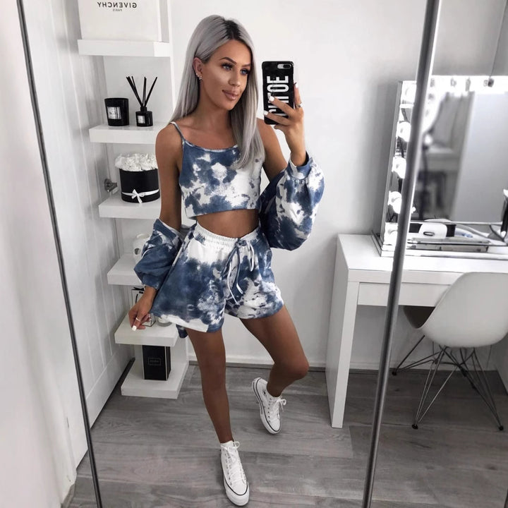 Dame fritidssett med kort topp og avslappede shorts Skjora