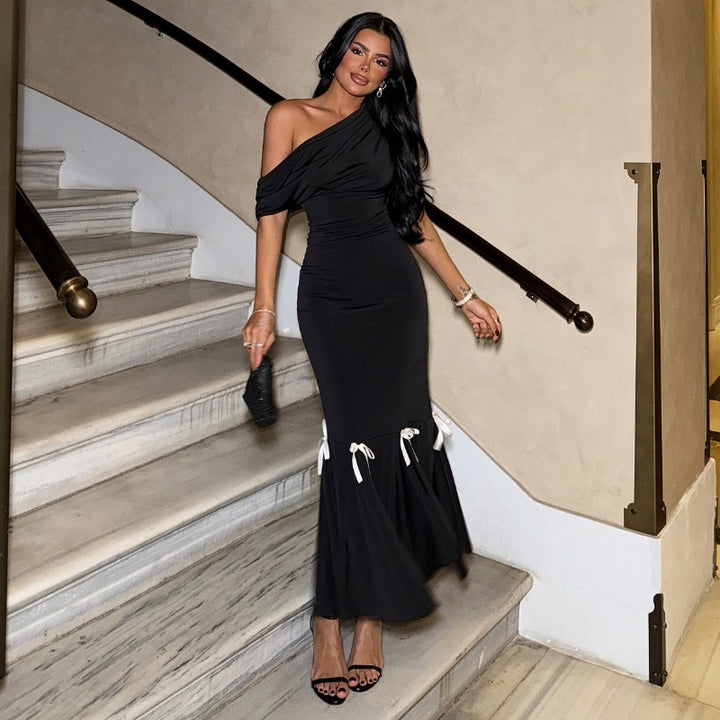 Dame Elegant Maxikjole med asymmetrisk One-Shoulder Design og lekne volangdetaljer Skjora