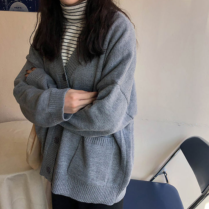 Kvinnes komfortable cardigan med en avslappet passform og droppe skuldre Skjora