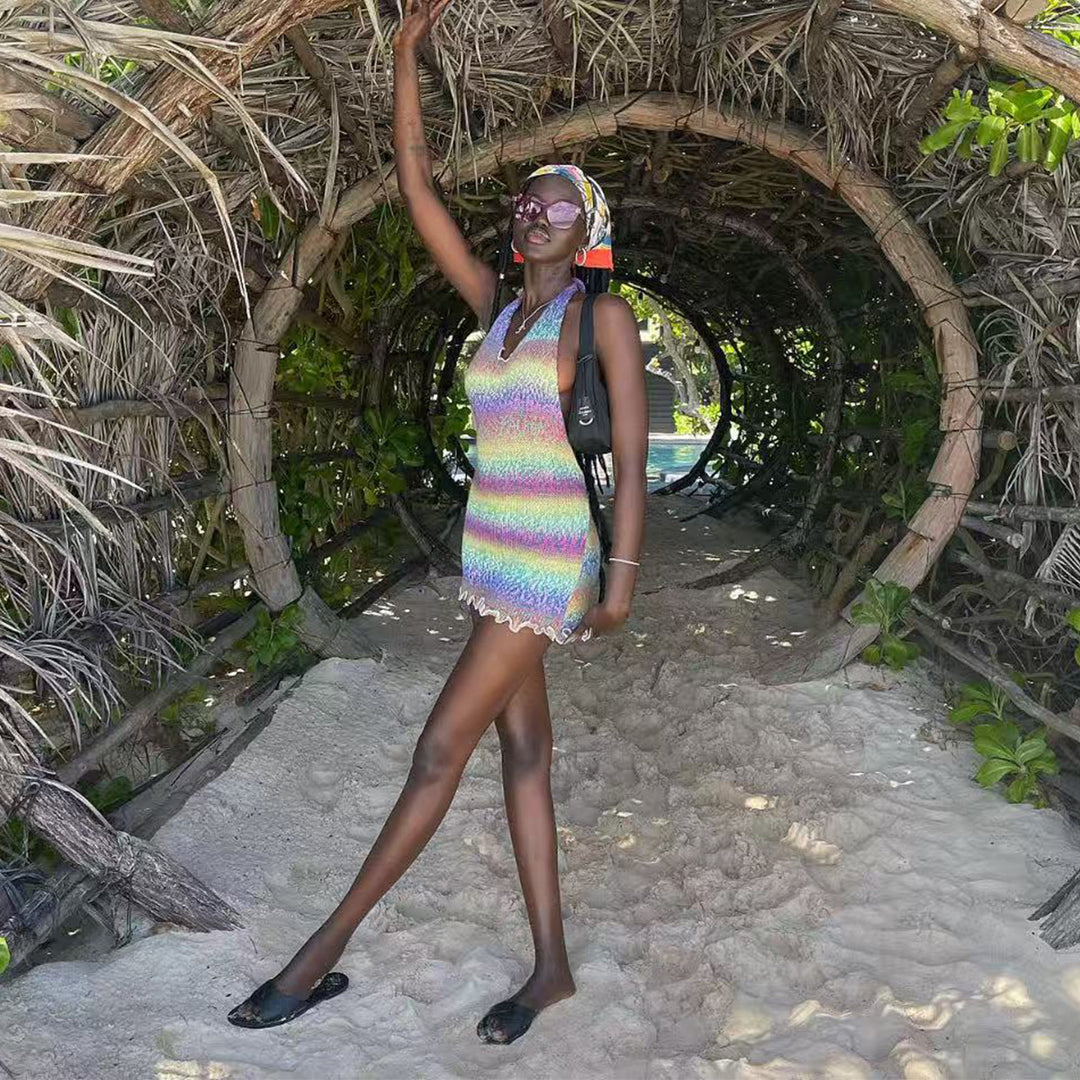 Damen Häkel-Strandkleid mit raffinierten Wellenmustern und verspieltem Saum Skjora
