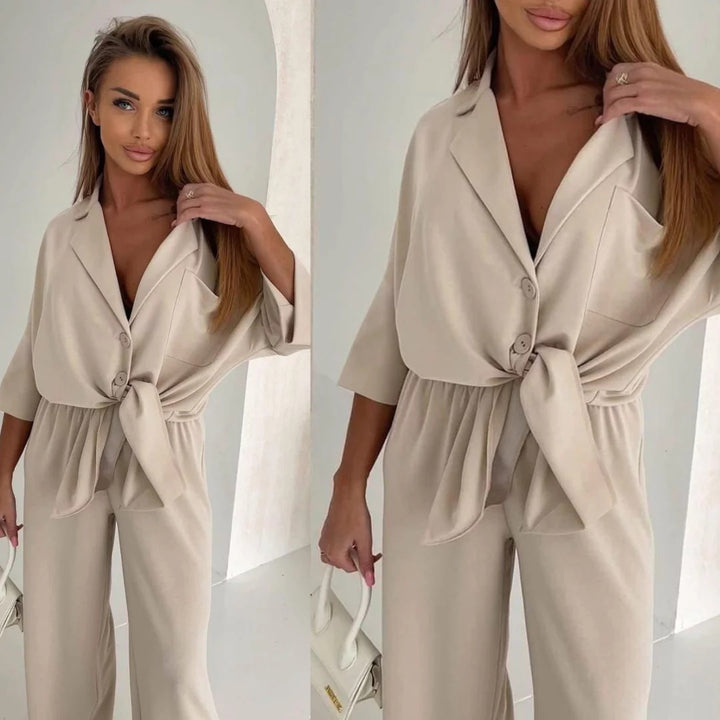 Kvinnelig elegant omslags jumpsuit med knappedetaljer Skjora