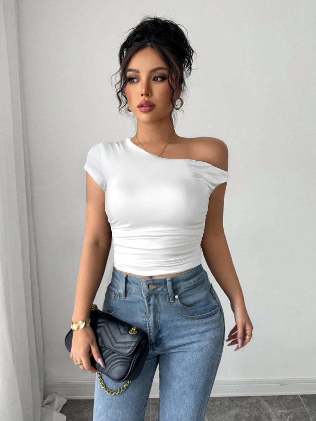Dame Off-Shoulder Skjorte med rynker og innsnittet snitt Skjora