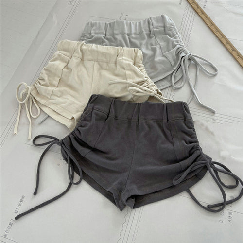 Kvinne Cropped Langermet Skjorte med Moderne Ribbede Detaljer