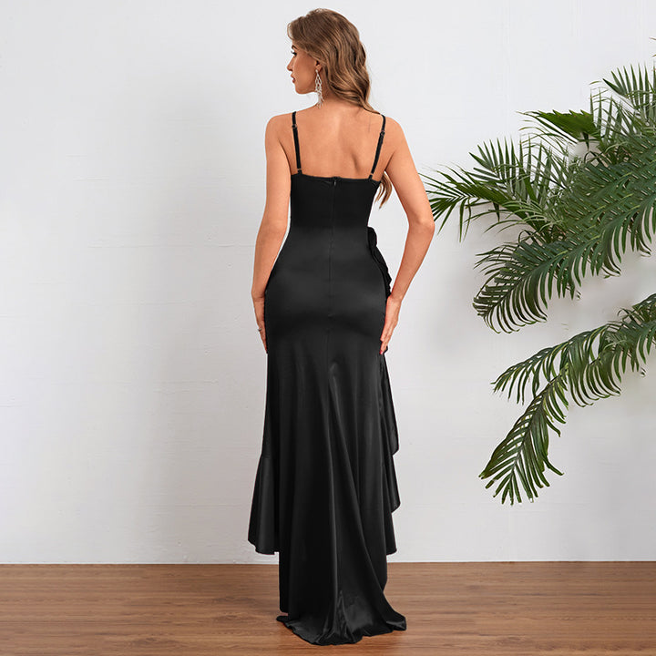 Dame elegant maxikjole med asymmetrisk volangkant og innsvingt silhuett Skjora
