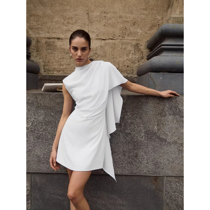 Dame elegant omslagskjole med asymmetrisk kant og raffinerte draperinger Skjora