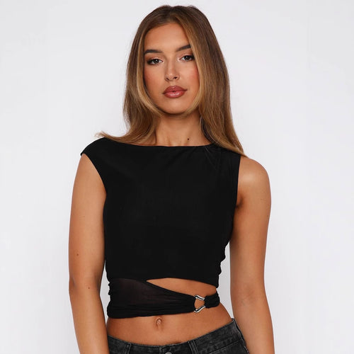 Dame Crop-Top med asymmetrisk snitt og dekorativ ringdetalj Skjora