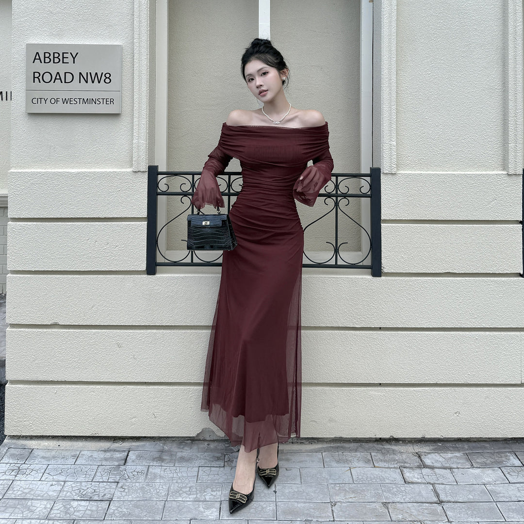 Kvinners Off-Shoulder Kvelds Kjole med Rynket Design og Lange Ermer Skjora