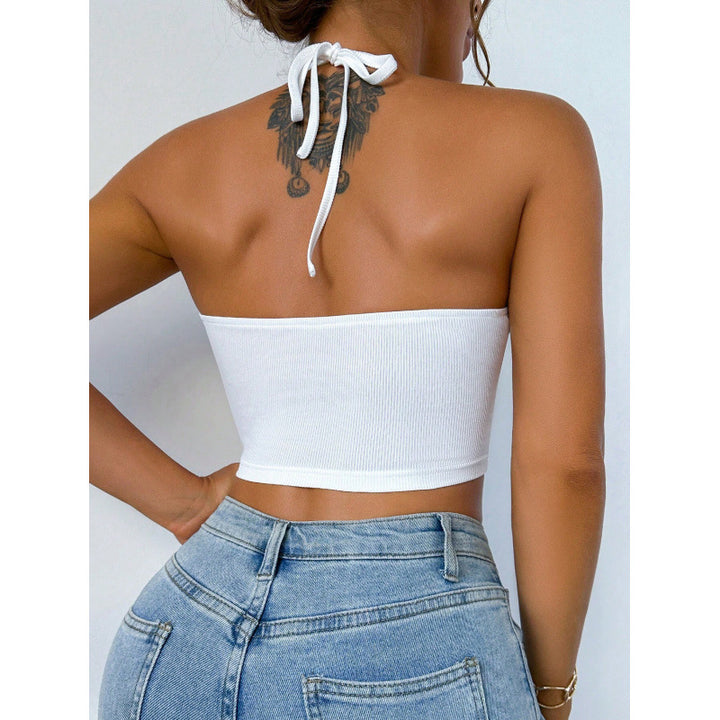 Dame Sporty Crop-Top med høyhalsdesign og snittdetaljer Skjora