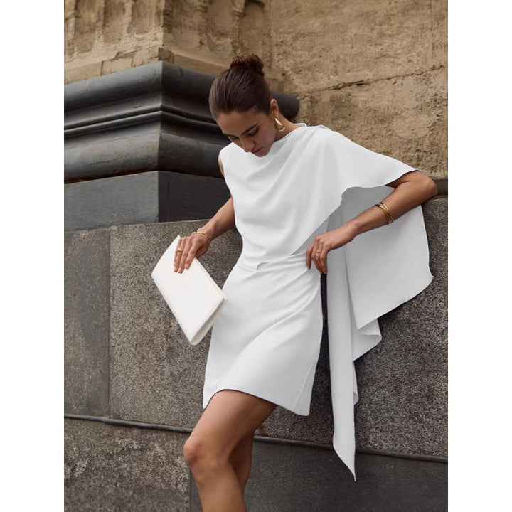Dame elegant omslagskjole med asymmetrisk kant og raffinerte draperinger Skjora