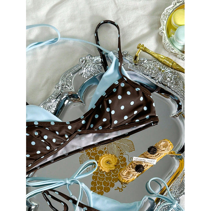 Dame Bikini sett med moderne prikkedesign og justerbare stropper Skjora