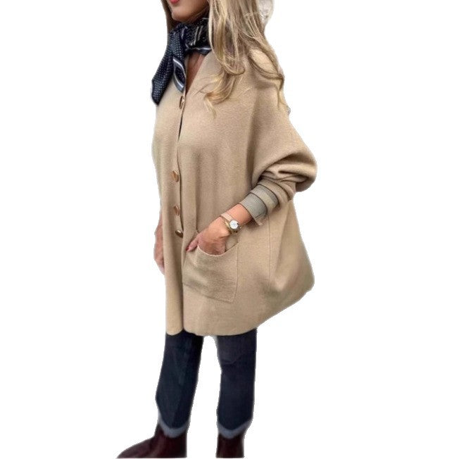 Damejakke med praktiske lommer og elegant knappedetalj Skjora