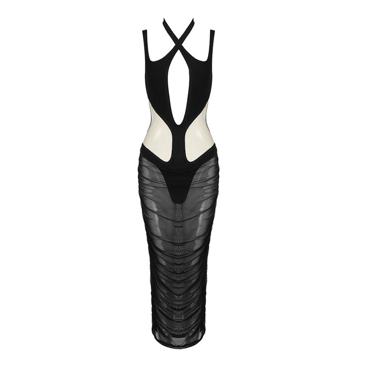 Dame figurvennlig kjole med innovativt cut-out-design og transparente innsatser Skjora