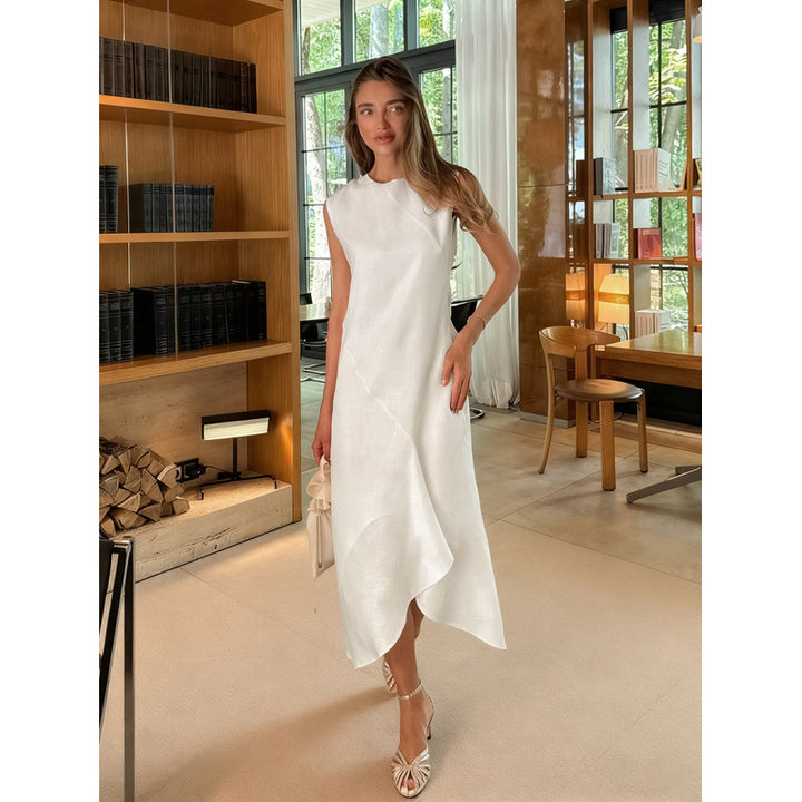 Damer midi-kjole med asymmetrisk hem og elegant snitt Skjora