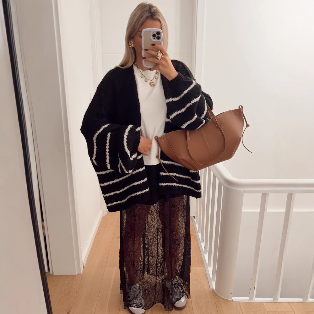 Kvinnenes Koselige Cardigan med Stripet Mønster og Bred Kuttede Ermer Skjora