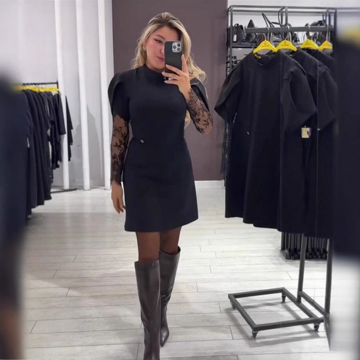 Kvinnes Elegant Kjole med Blonder og Fitted Snitt Skjora