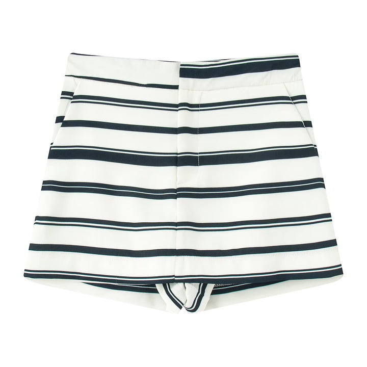 Dame stripete blazer- og shorts-sett med elegante knappdetaljer Skjora