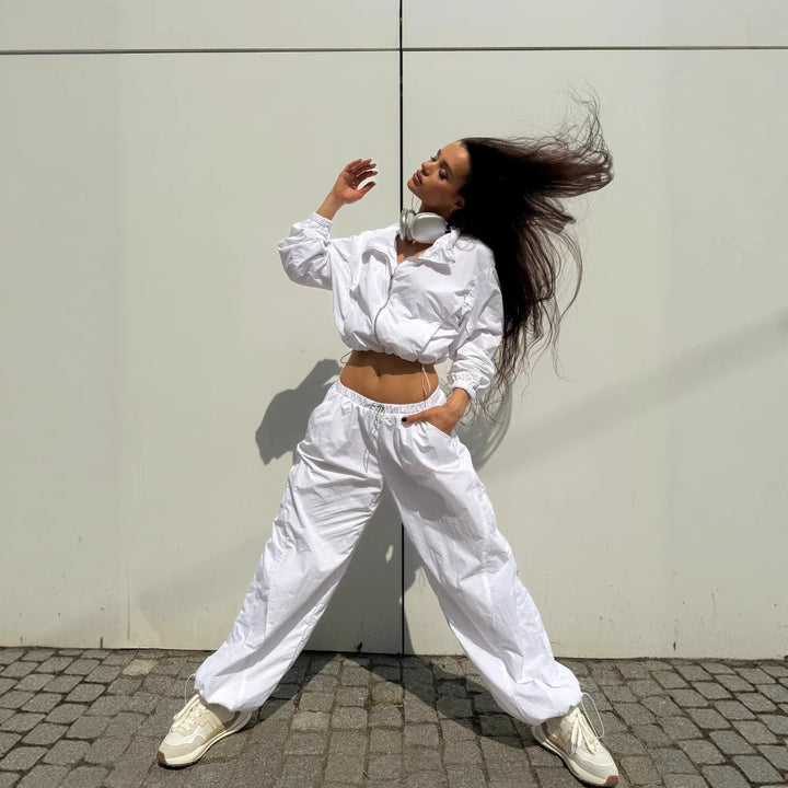 Kvinnes sporty cropped jakke med elastiske ermer Skjora
