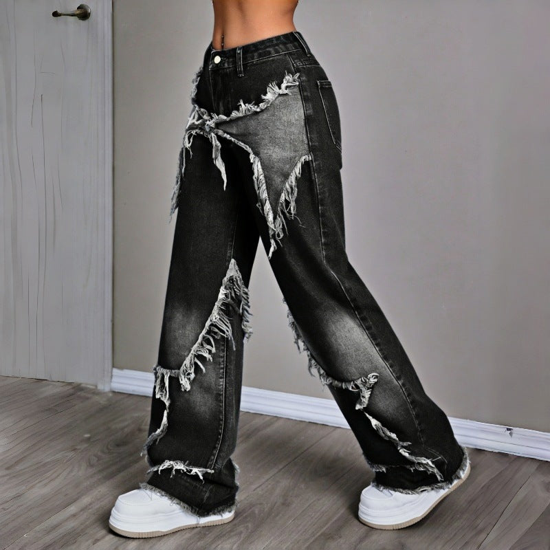 Damebredde jeans i moderne destroyed-look med frynsete detaljer Skjora