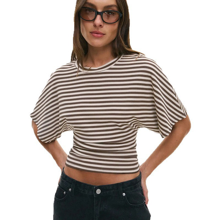 Damer moderne kortermet topp med avslappet stripemønster og elegant snitt Skjora