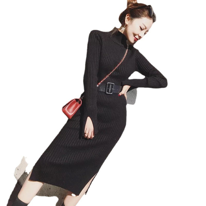 Kvinnesk knitted dress med belte og høy krage Skjora