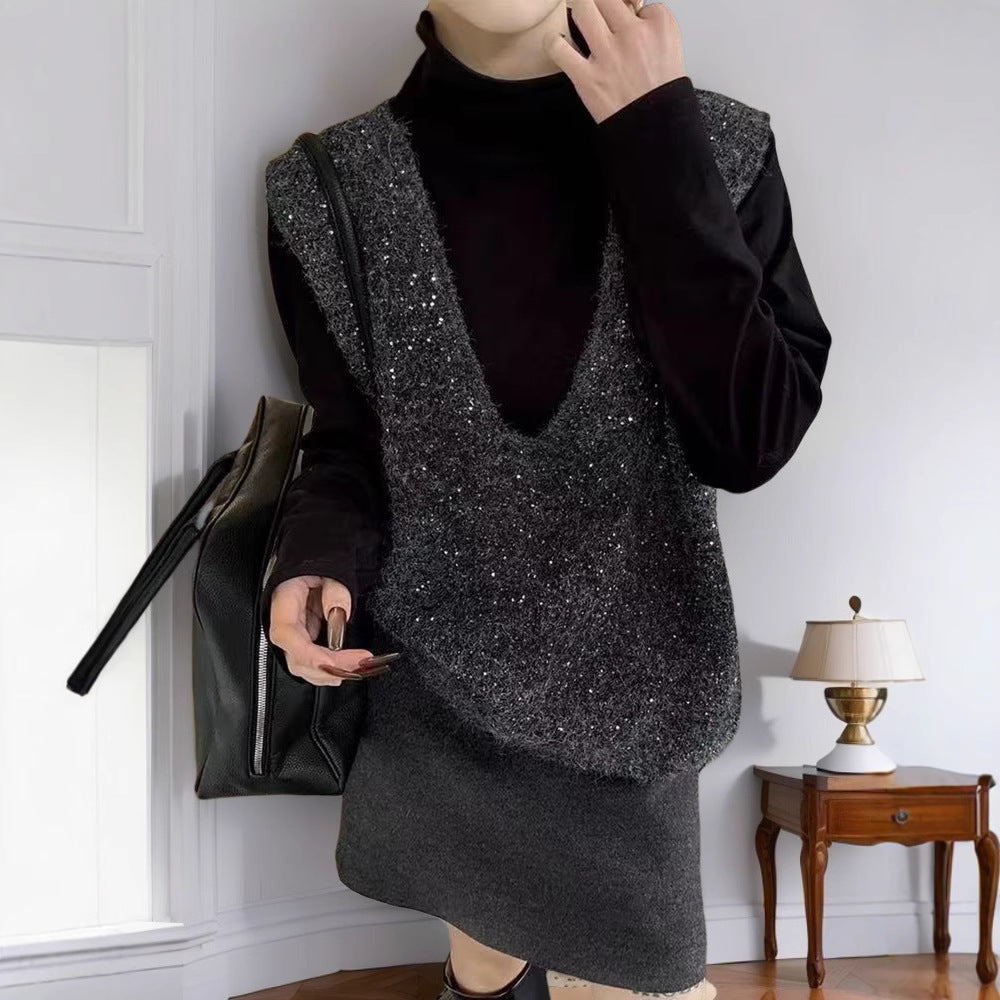 Kvinnenes fashionable strikket vest med dyp V-hals og kreativ kutt Skjora