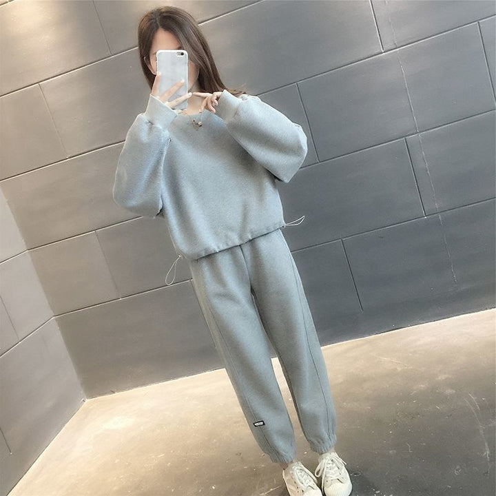 Dame sporty fritidssett med casual snitt og praktiske sidelommer Skjora