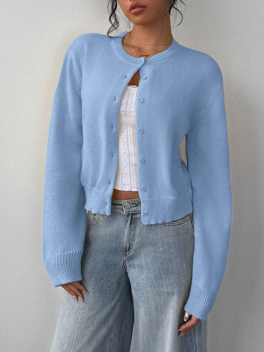 Kvinnens cardigan laget av myk bomull med knappe detaljer Skjora