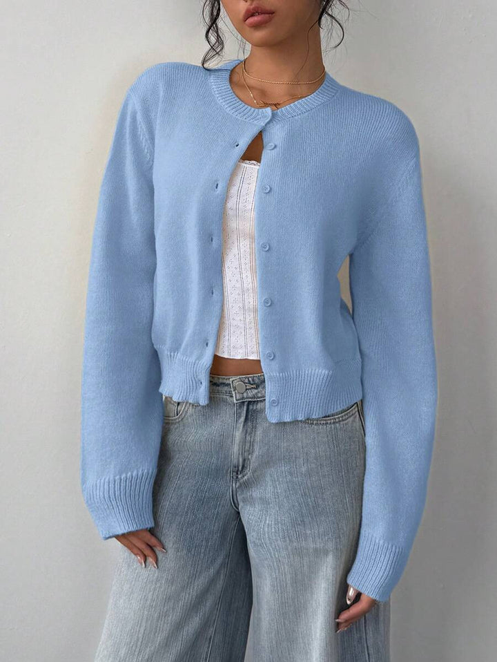 Kvinnens cardigan laget av myk bomull med knappe detaljer Skjora