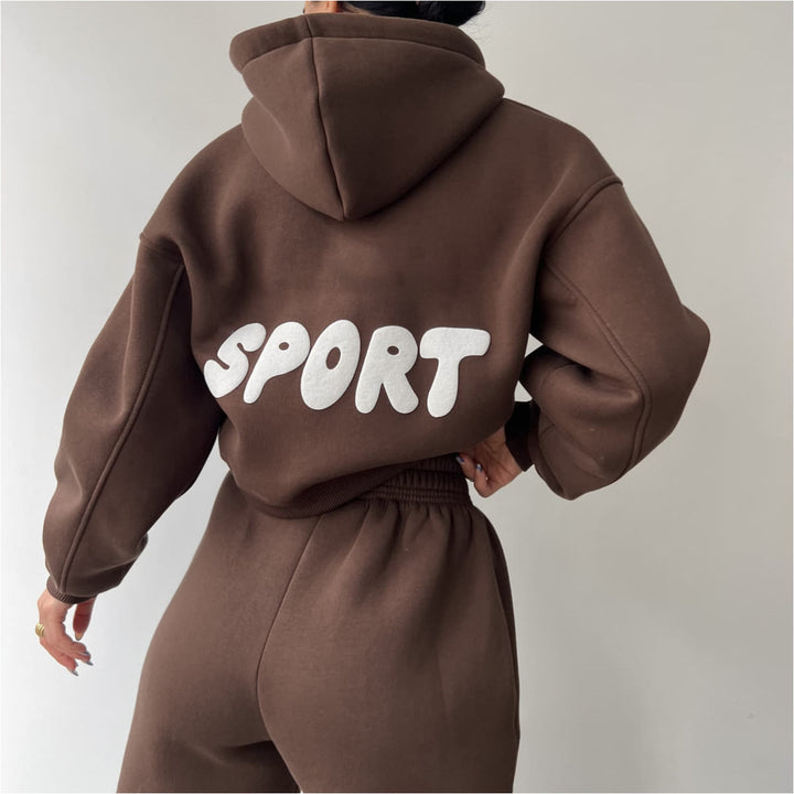 Kvinnenes sporty cropped hettegenser og joggebukser sett Skjora