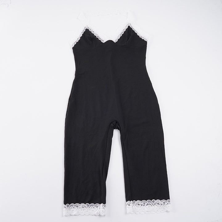 Dame jumpsuit med blonderand og forførende utringning Skjora