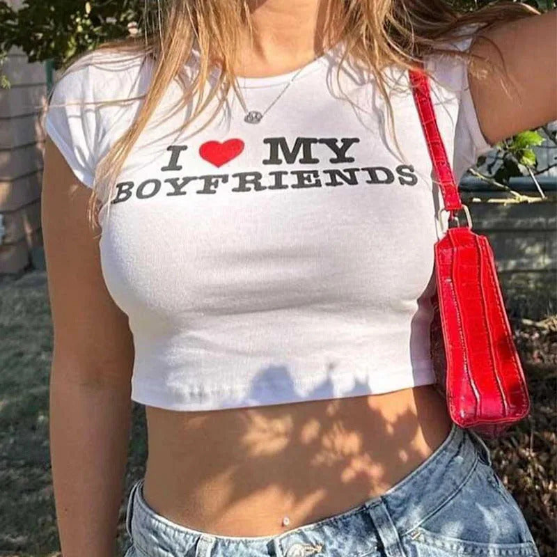 Dame cropped T-skjorte med romantisk trykk Skjora