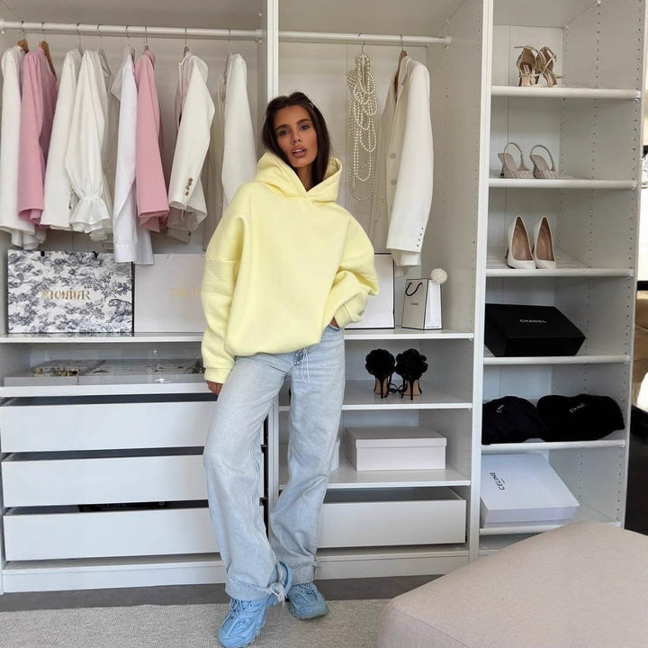 Kvinnens komfortable oversized hettegenser med snor og materialer av høy kvalitet Skjora