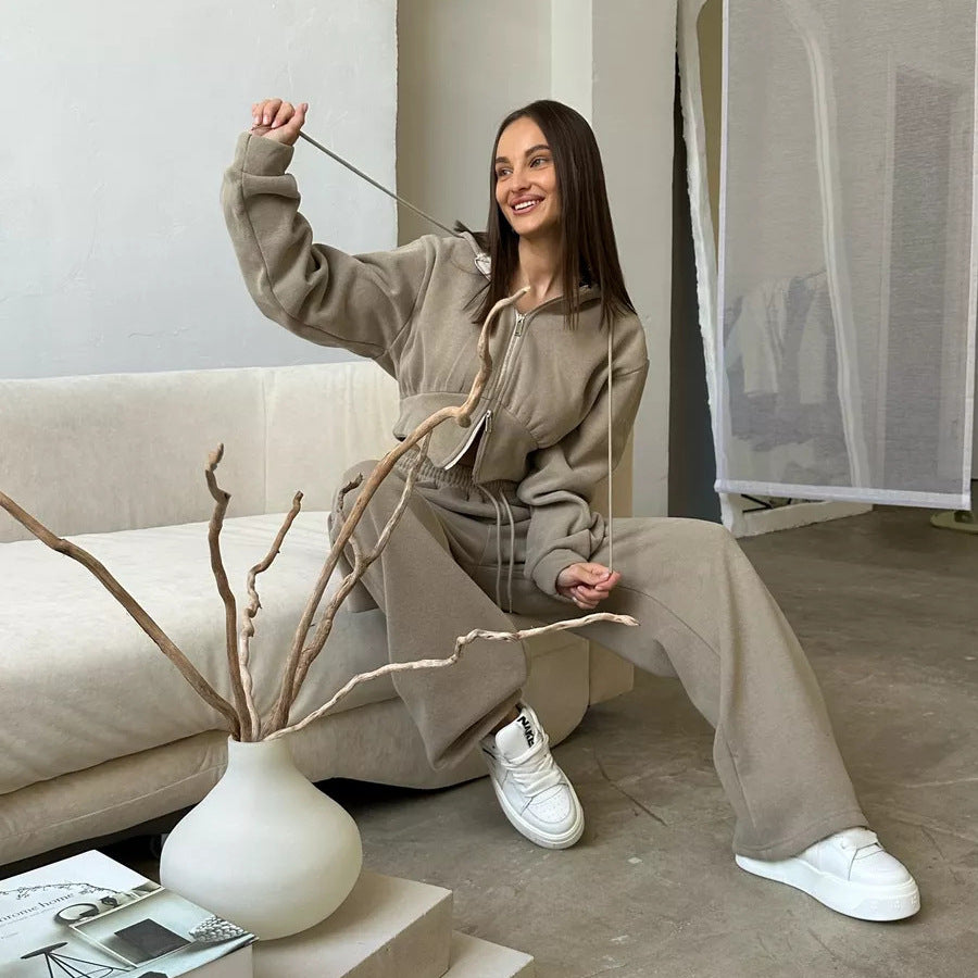 Women's Cozy Fleece Set with Hoodie and Elastic Waistband Skjora