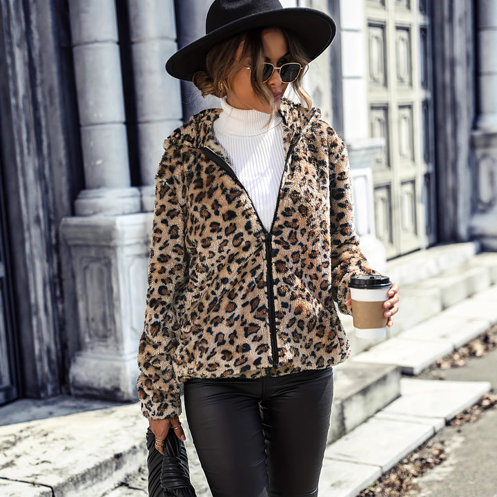 Dames fleecejakke med leopardmønster og praktisk glidelås Skjora
