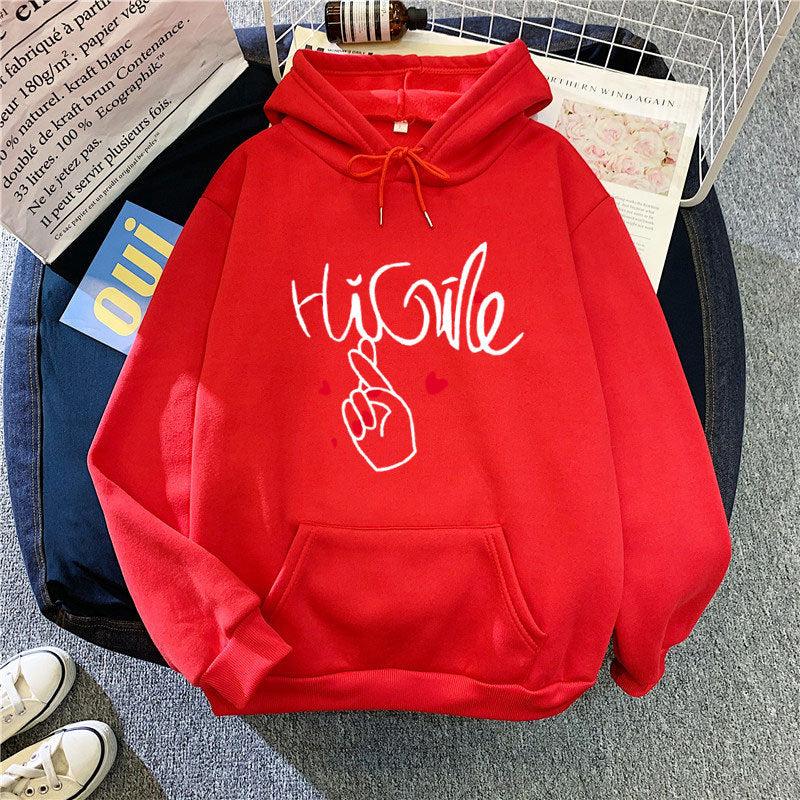 Dame hettegenser med kreativt grafisk design Skjora
