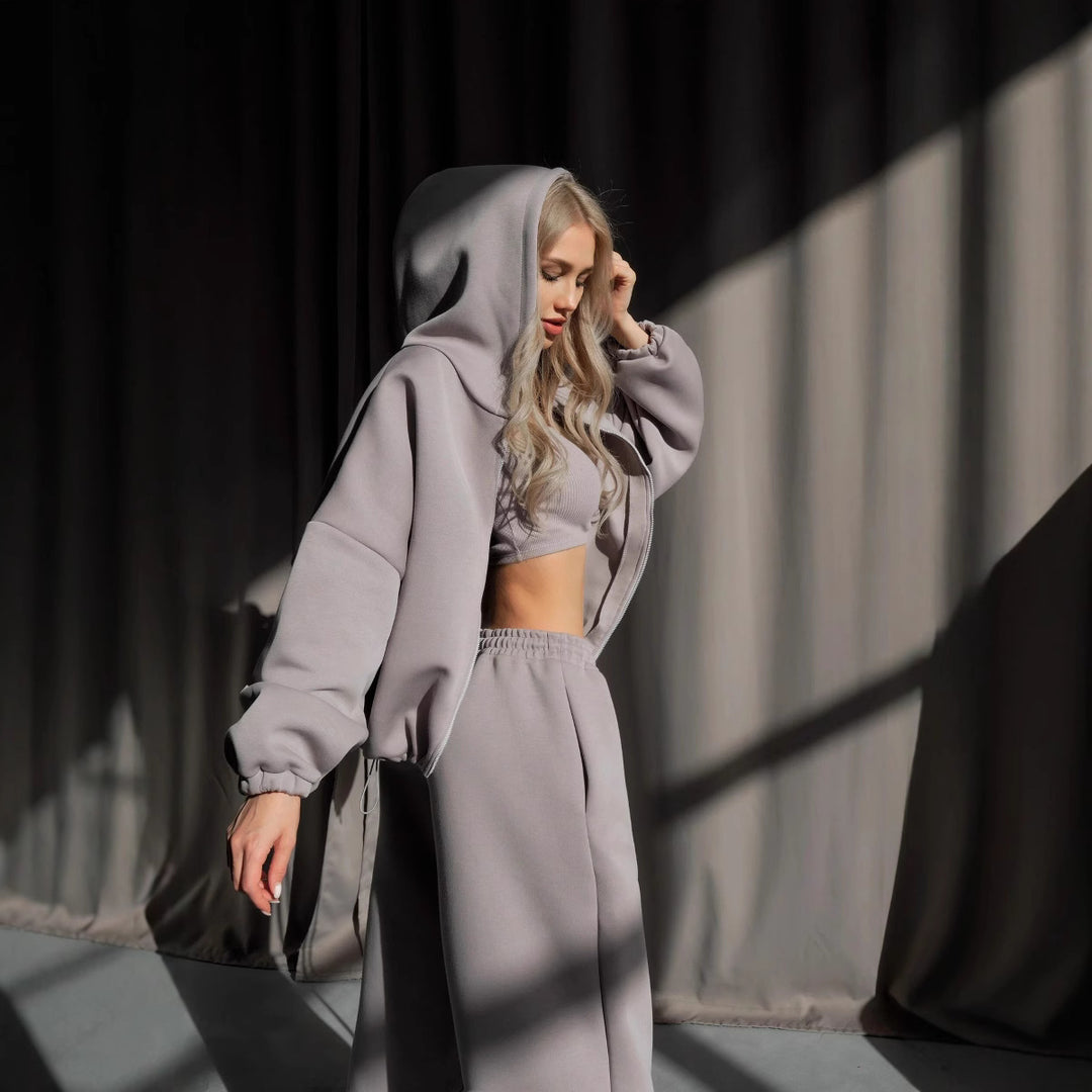 Kvinnelig sporty cropped hettegenser med innovativ finish Skjora