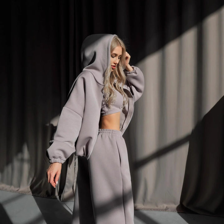 Kvinnelig sporty cropped hettegenser med innovativ finish Skjora